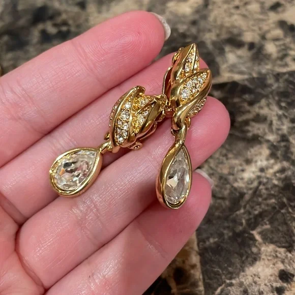 Swarovski Clip On Earrings - Picture 7 of 9